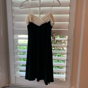 Formal Nine West black/white dress